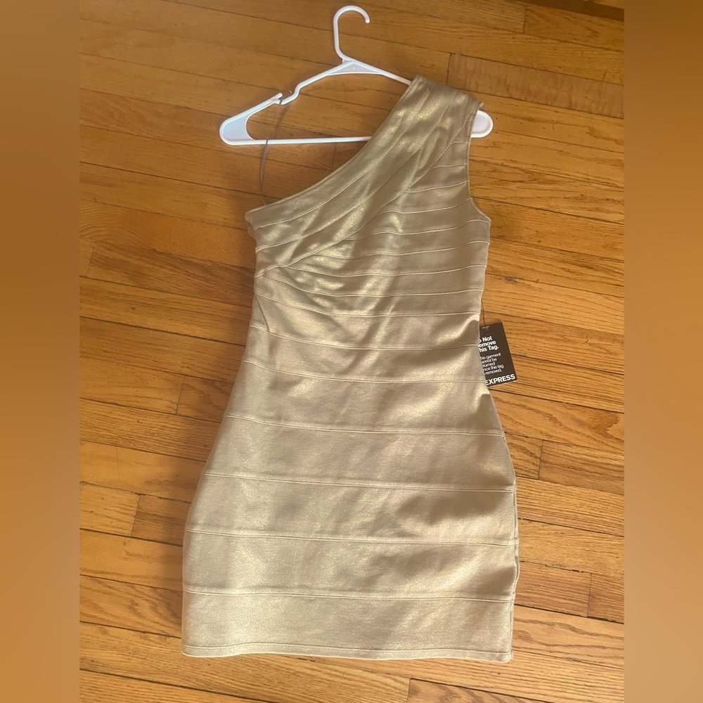 Women’s Express one shoulder dress NWT